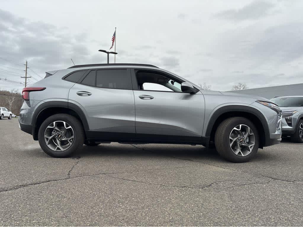 new 2025 Chevrolet Trax car, priced at $25,510