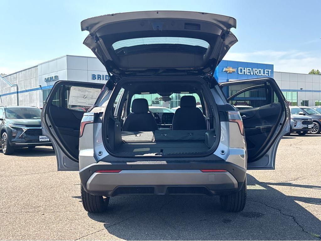 new 2026 Chevrolet Equinox car, priced at $33,535