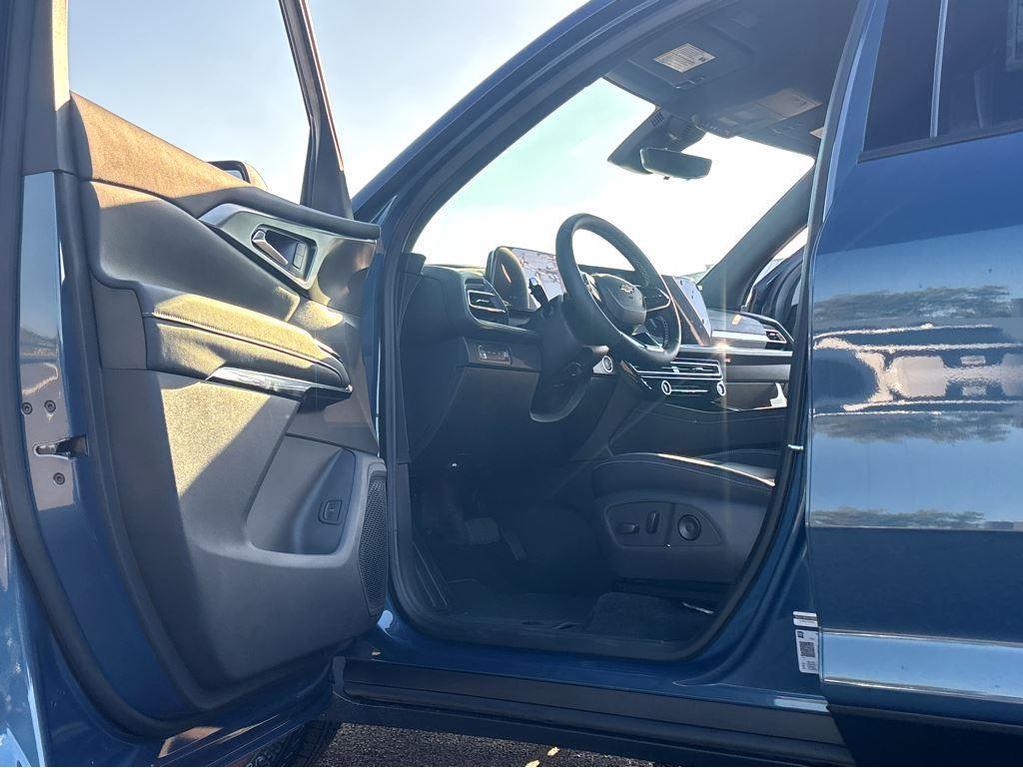 new 2026 Chevrolet Traverse car, priced at $47,215