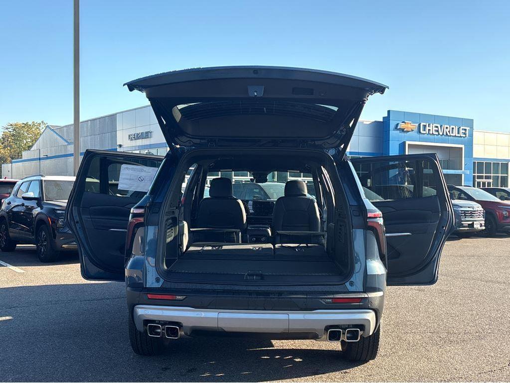 new 2026 Chevrolet Traverse car, priced at $47,215