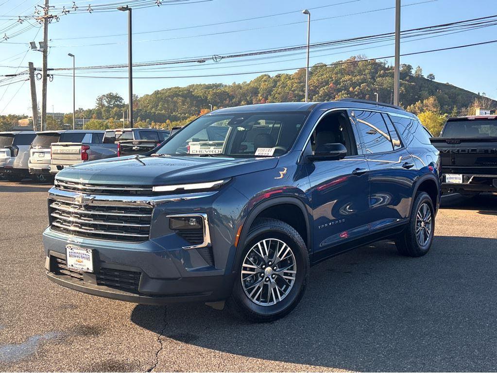 new 2026 Chevrolet Traverse car, priced at $47,215