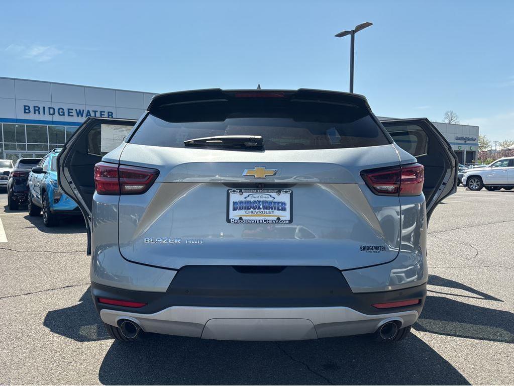 new 2025 Chevrolet Blazer car, priced at $39,435