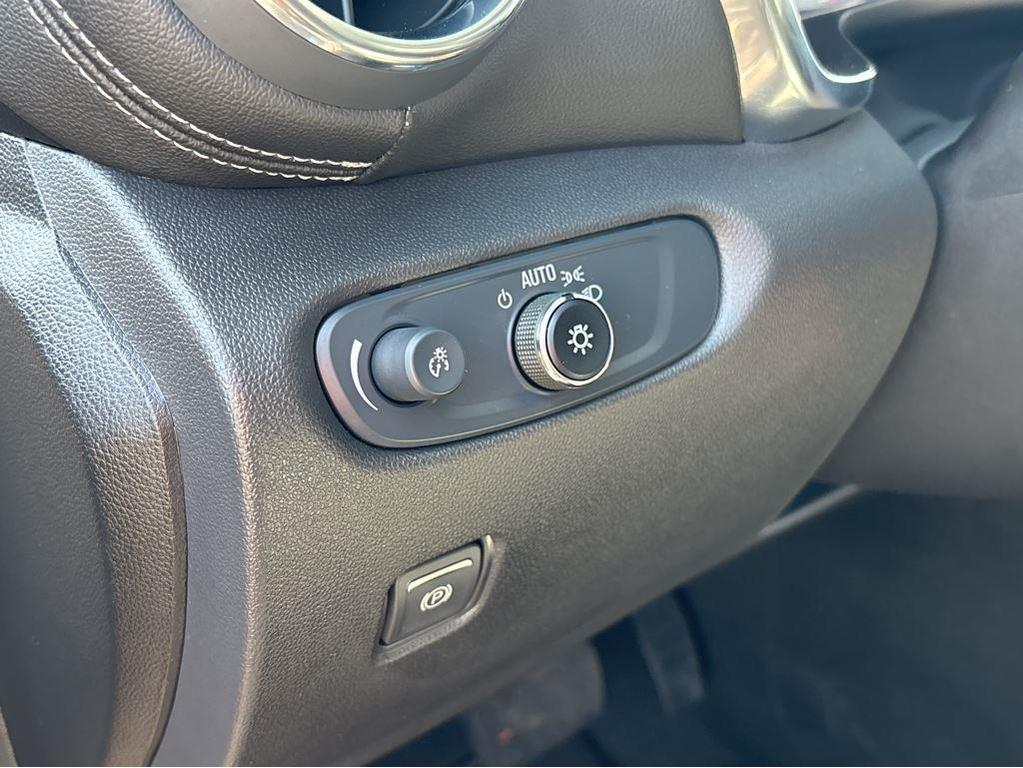 new 2025 Chevrolet Blazer car, priced at $39,435