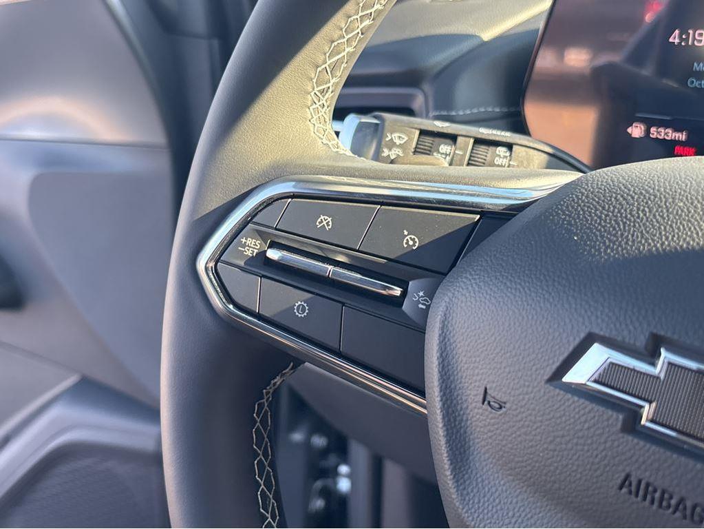 new 2026 Chevrolet Traverse car, priced at $47,980