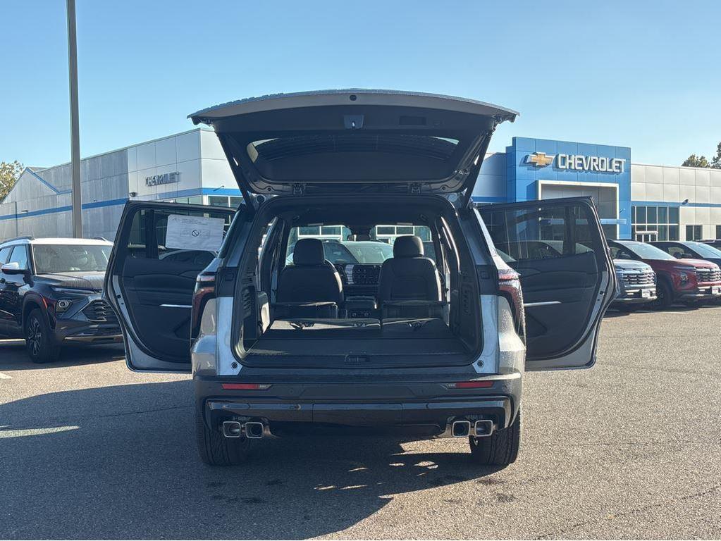 new 2026 Chevrolet Traverse car, priced at $47,980