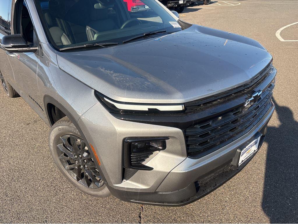 new 2026 Chevrolet Traverse car, priced at $47,980