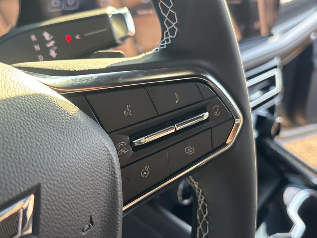 new 2026 Chevrolet Traverse car, priced at $47,980