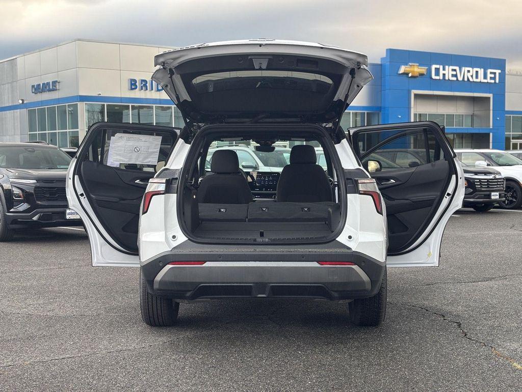 new 2026 Chevrolet Equinox car, priced at $36,055