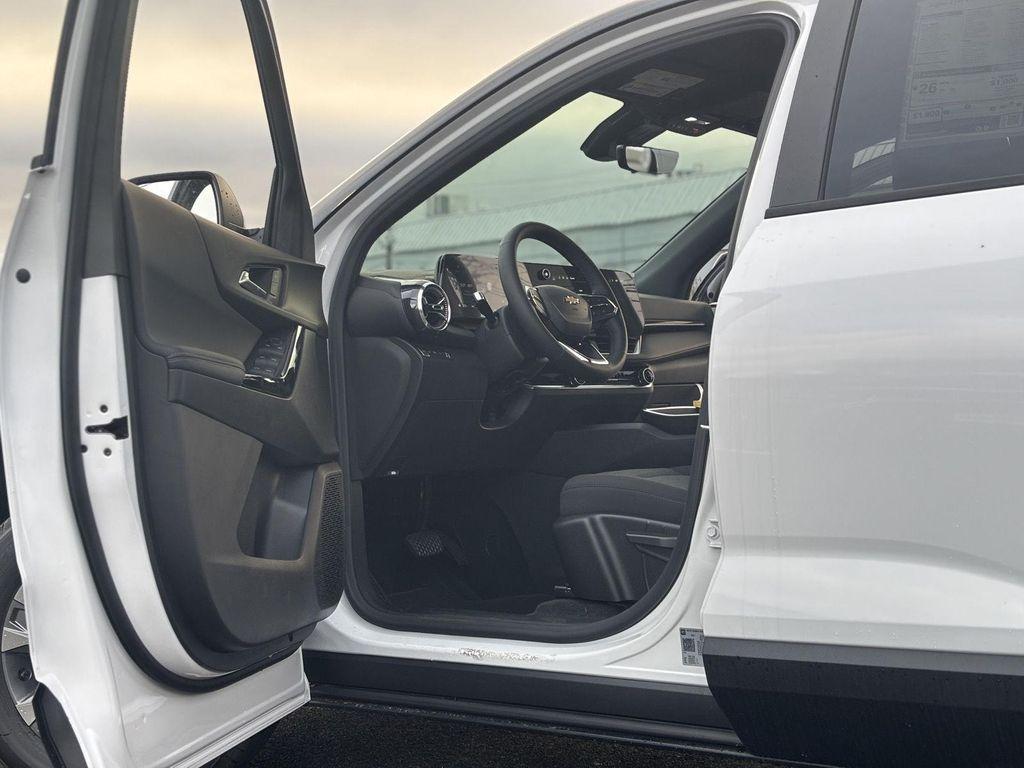 new 2026 Chevrolet Equinox car, priced at $36,055