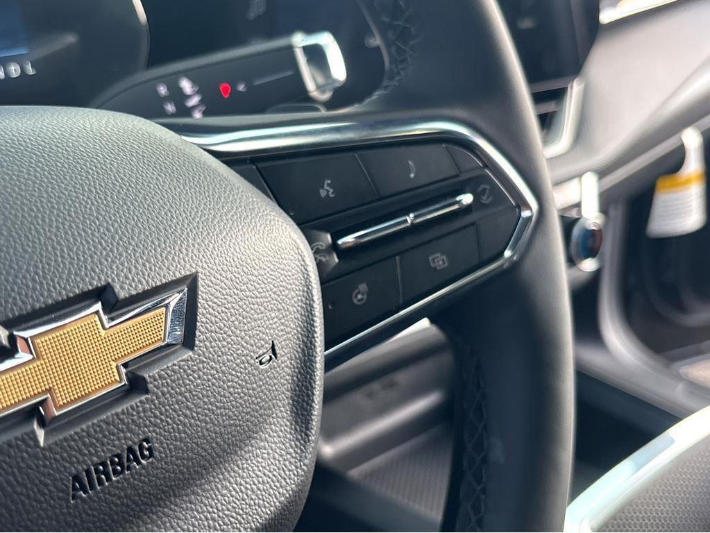 new 2026 Chevrolet Equinox car, priced at $32,320