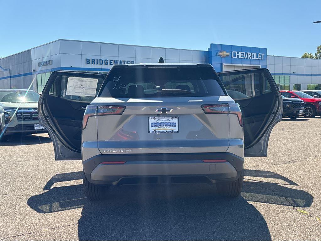 new 2026 Chevrolet Equinox car, priced at $32,815