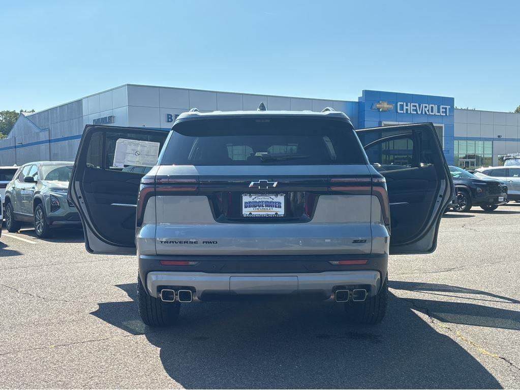 new 2026 Chevrolet Traverse car, priced at $52,195