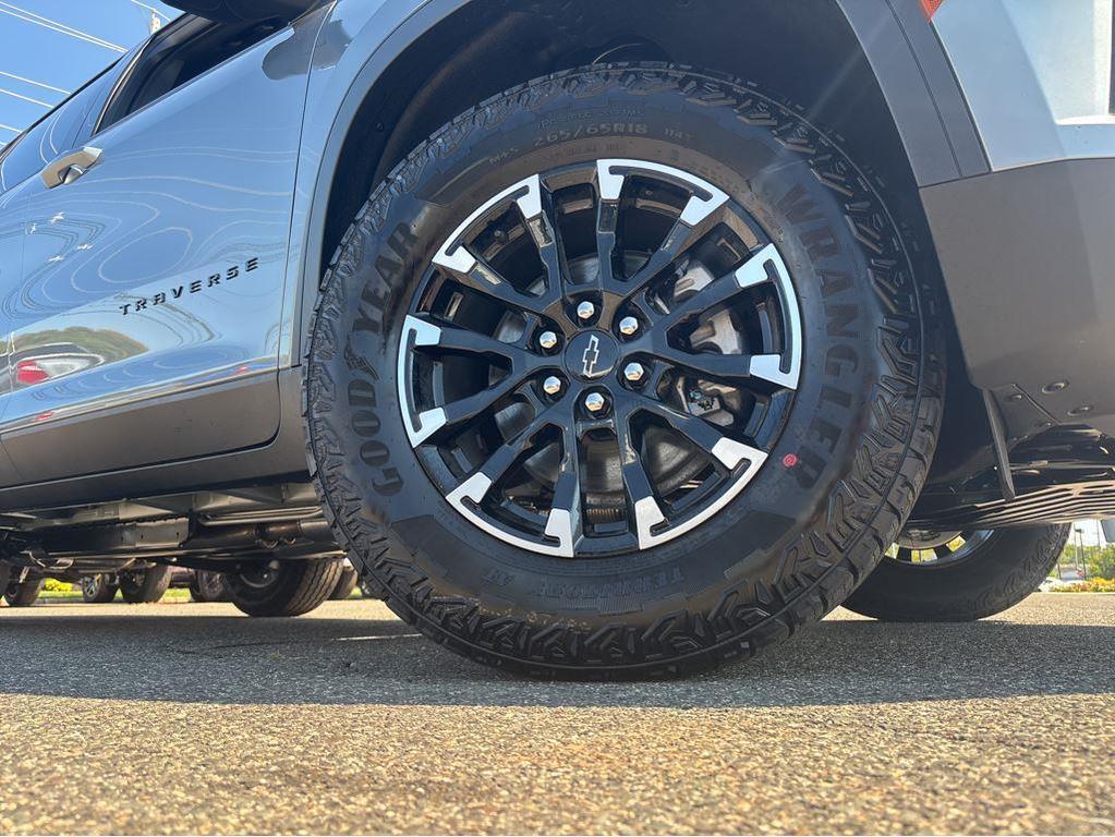 new 2026 Chevrolet Traverse car, priced at $52,195