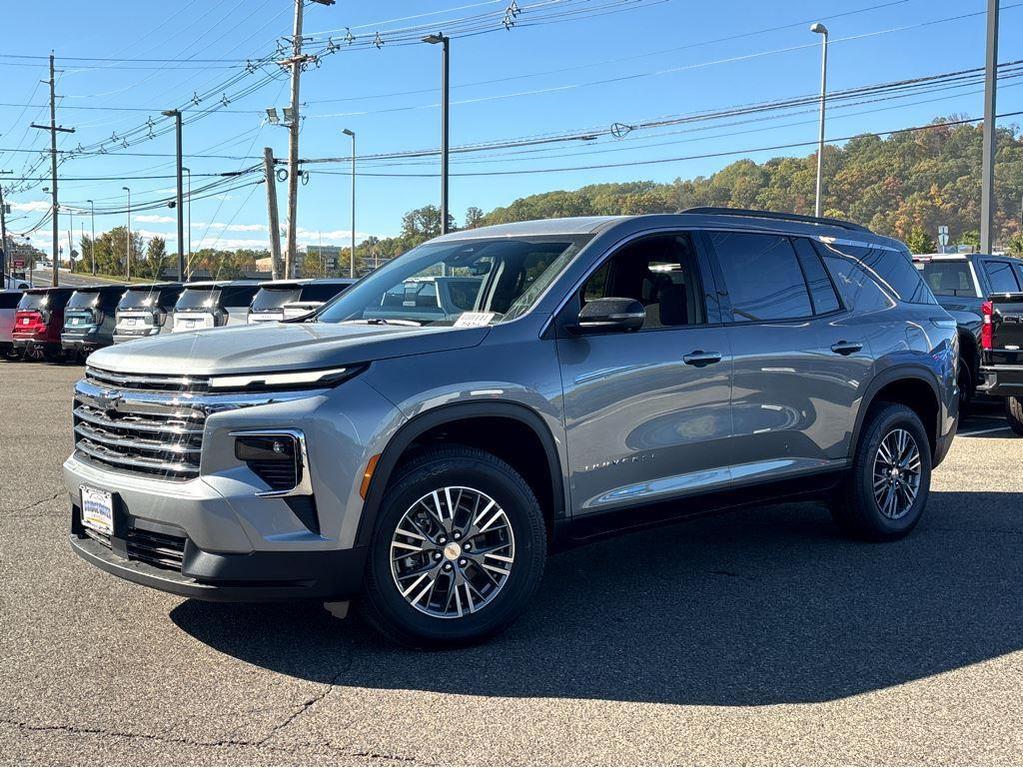 new 2026 Chevrolet Traverse car, priced at $46,215