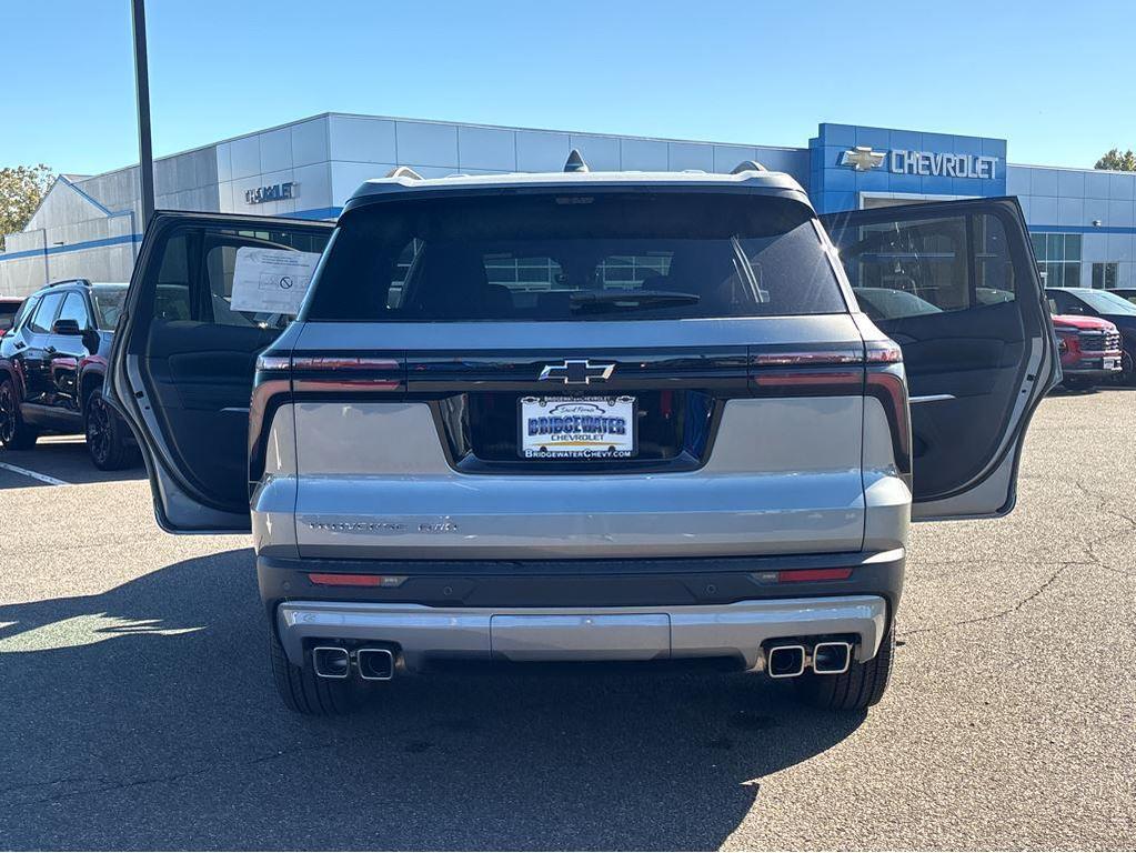 new 2026 Chevrolet Traverse car, priced at $46,215