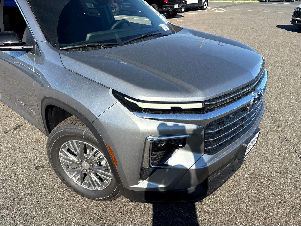new 2026 Chevrolet Traverse car, priced at $46,215