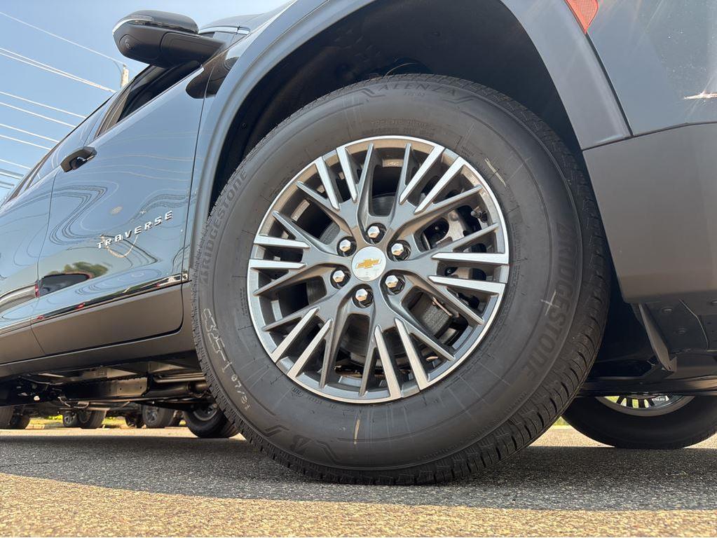 new 2026 Chevrolet Traverse car, priced at $46,215