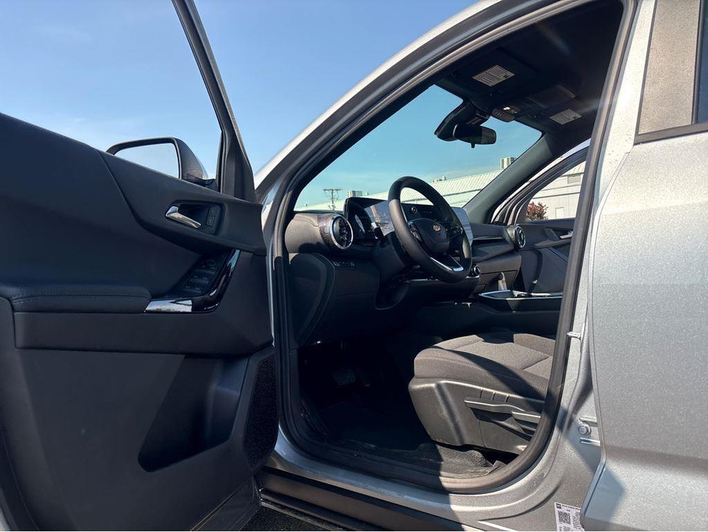 new 2026 Chevrolet Equinox car, priced at $31,674