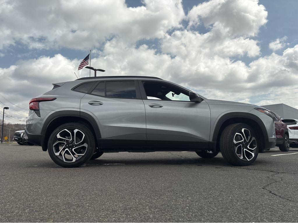 new 2025 Chevrolet Trax car, priced at $26,965