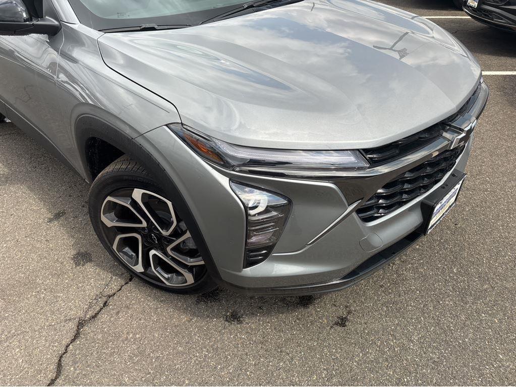 new 2025 Chevrolet Trax car, priced at $26,965