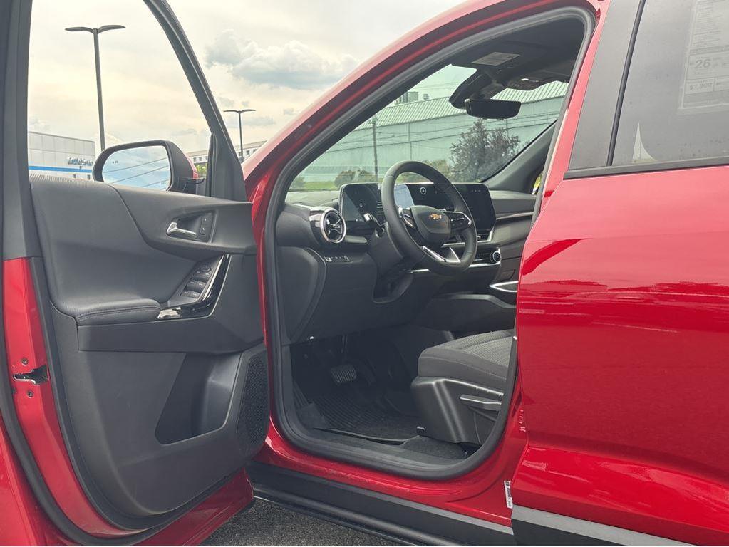 new 2026 Chevrolet Equinox car, priced at $34,025