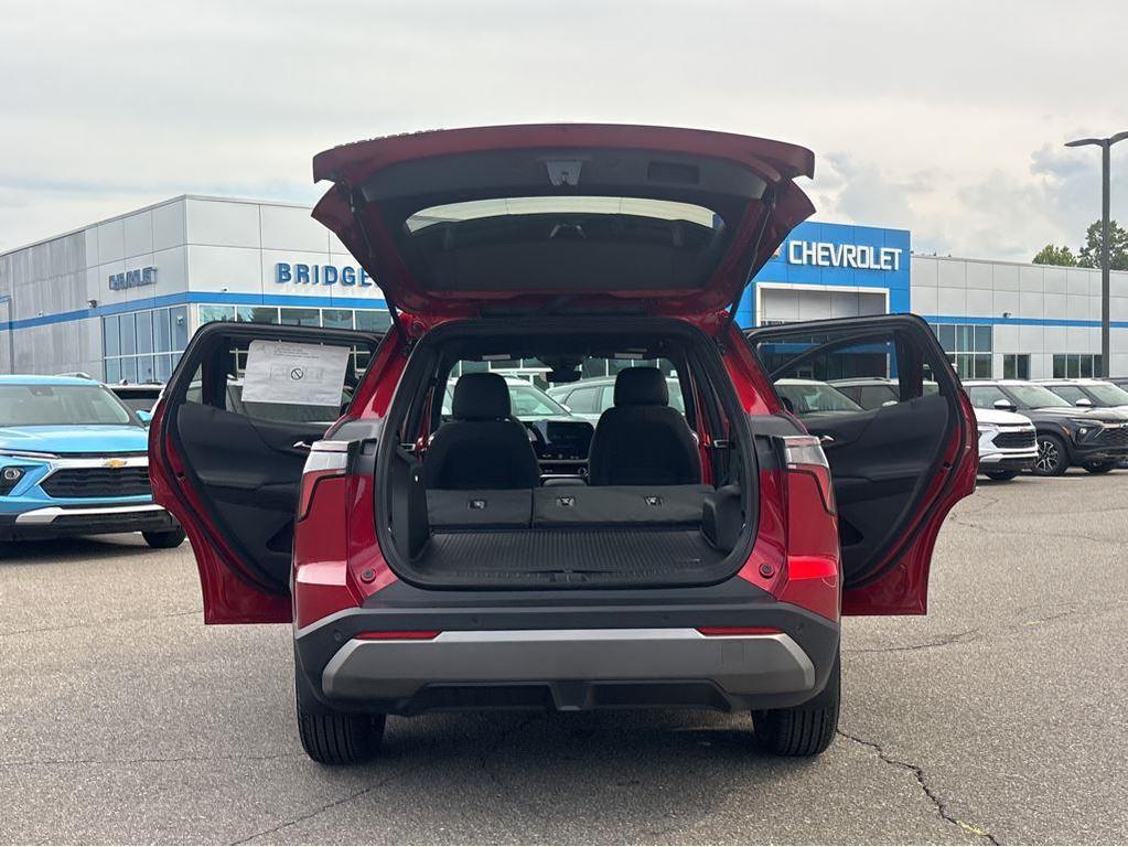 new 2026 Chevrolet Equinox car, priced at $34,025