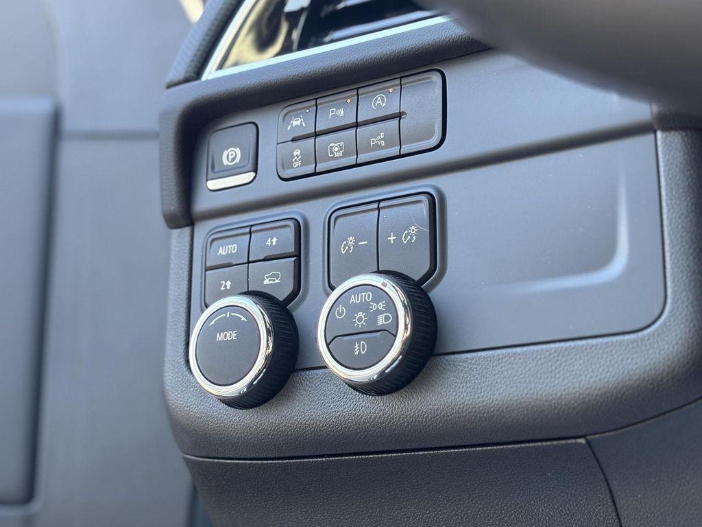 new 2025 Chevrolet Suburban car, priced at $79,325