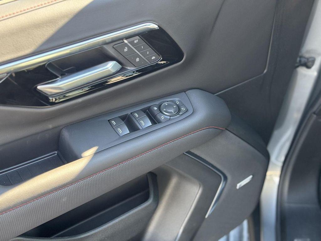 new 2025 Chevrolet Suburban car, priced at $79,325