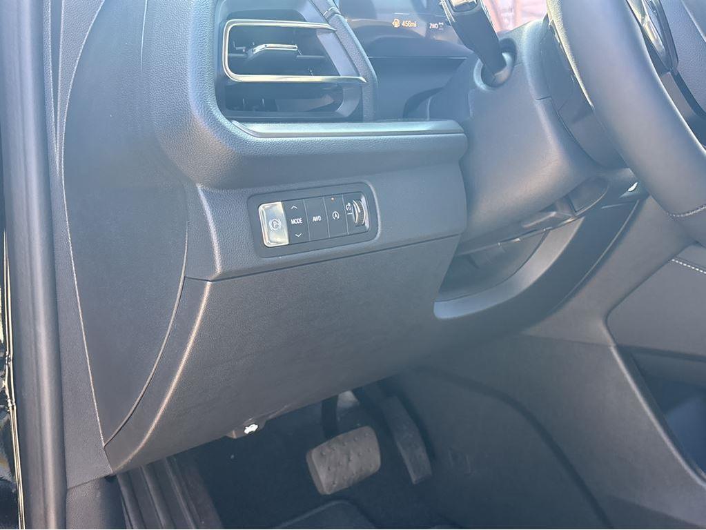 new 2026 Chevrolet Traverse car, priced at $47,215