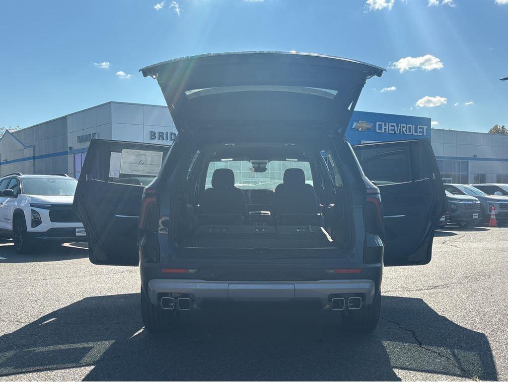 new 2026 Chevrolet Traverse car, priced at $47,215
