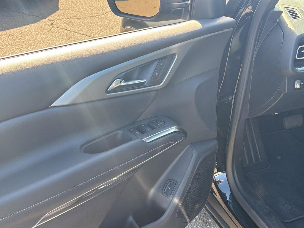 new 2026 Chevrolet Traverse car, priced at $47,215