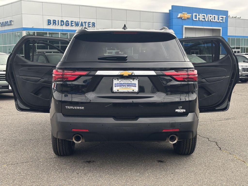 used 2022 Chevrolet Traverse car, priced at $26,250