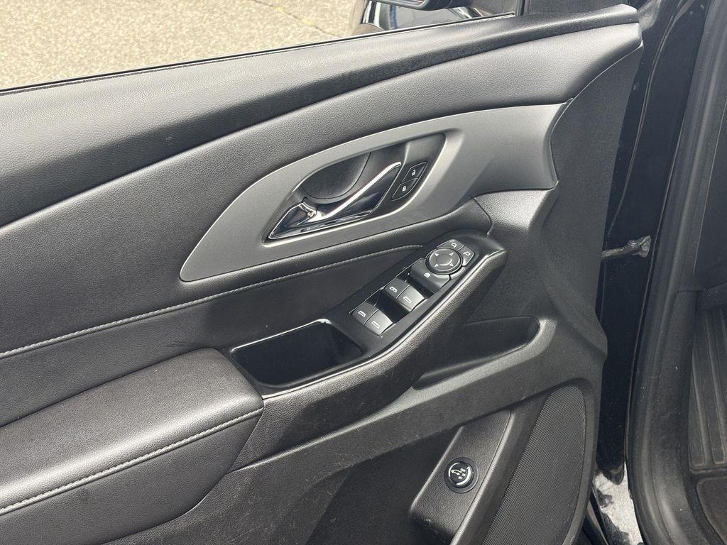 used 2022 Chevrolet Traverse car, priced at $26,250