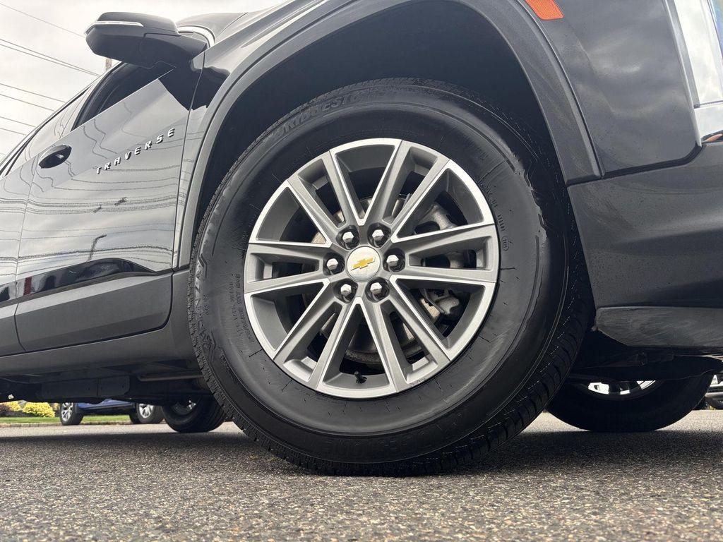 used 2022 Chevrolet Traverse car, priced at $26,250