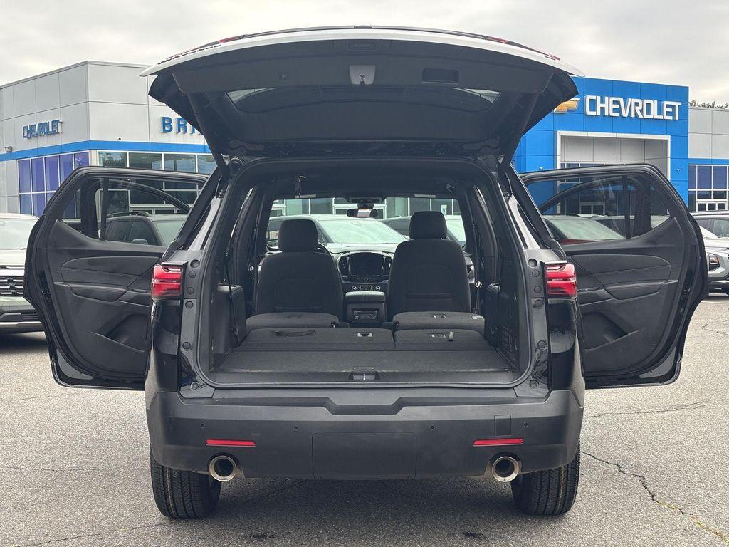 used 2022 Chevrolet Traverse car, priced at $26,250