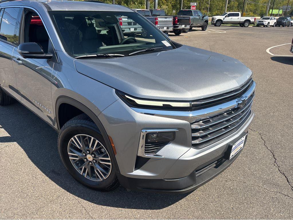 new 2026 Chevrolet Traverse car, priced at $47,215