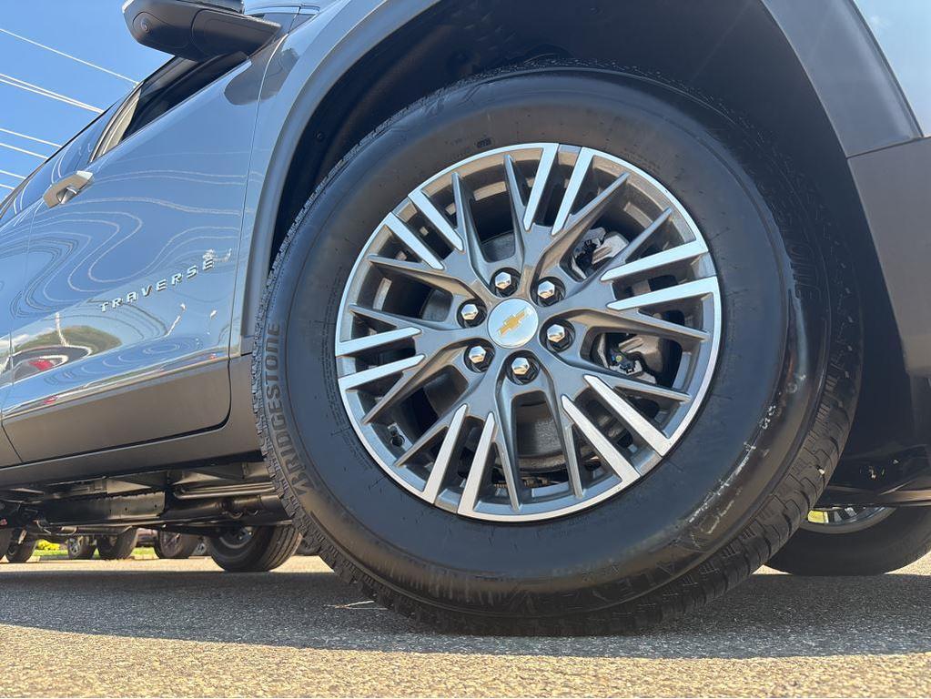 new 2026 Chevrolet Traverse car, priced at $47,215