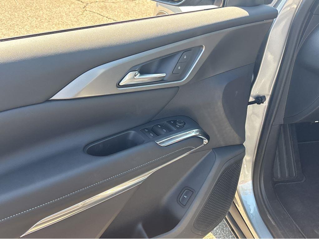 new 2026 Chevrolet Traverse car, priced at $47,215