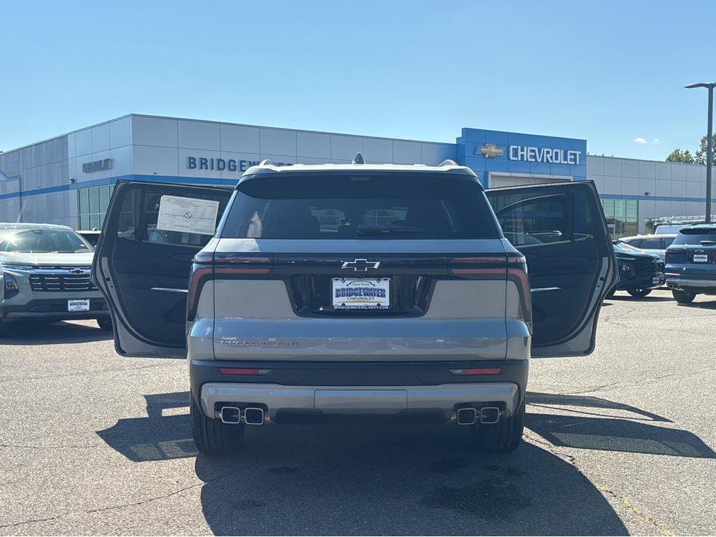 new 2026 Chevrolet Traverse car, priced at $47,215