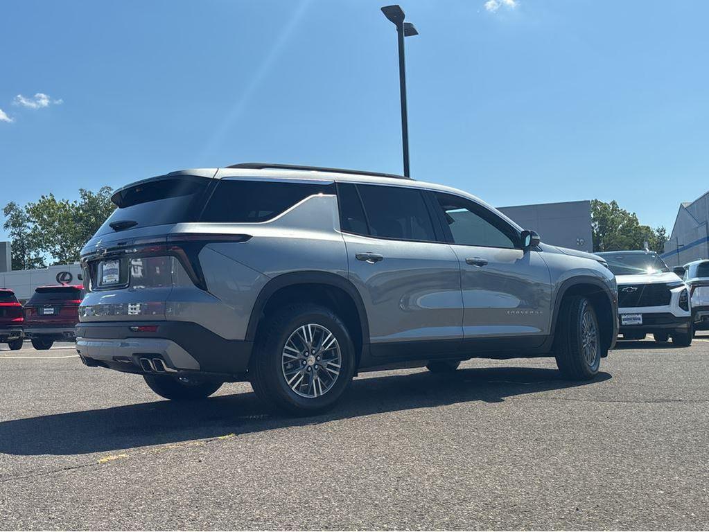 new 2026 Chevrolet Traverse car, priced at $47,215