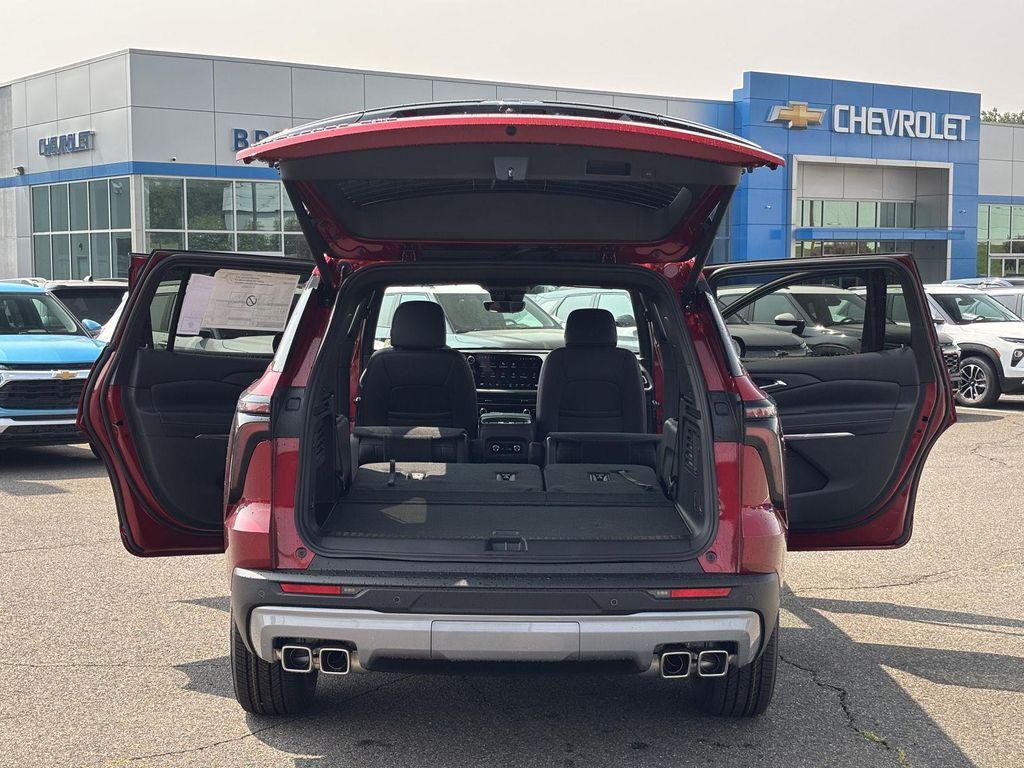 new 2026 Chevrolet Traverse car, priced at $47,710