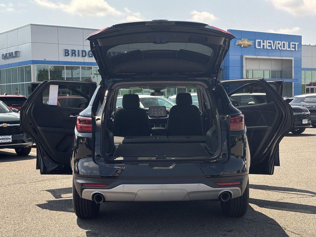 new 2025 Chevrolet Blazer car, priced at $36,323