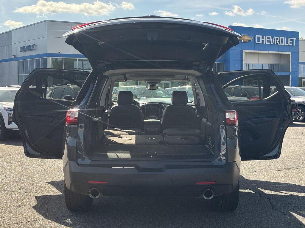 used 2021 Chevrolet Traverse car, priced at $22,895