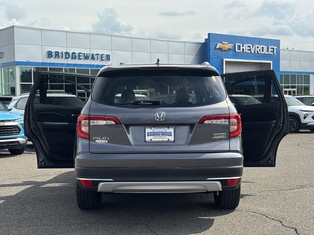 used 2022 Honda Pilot car, priced at $28,995