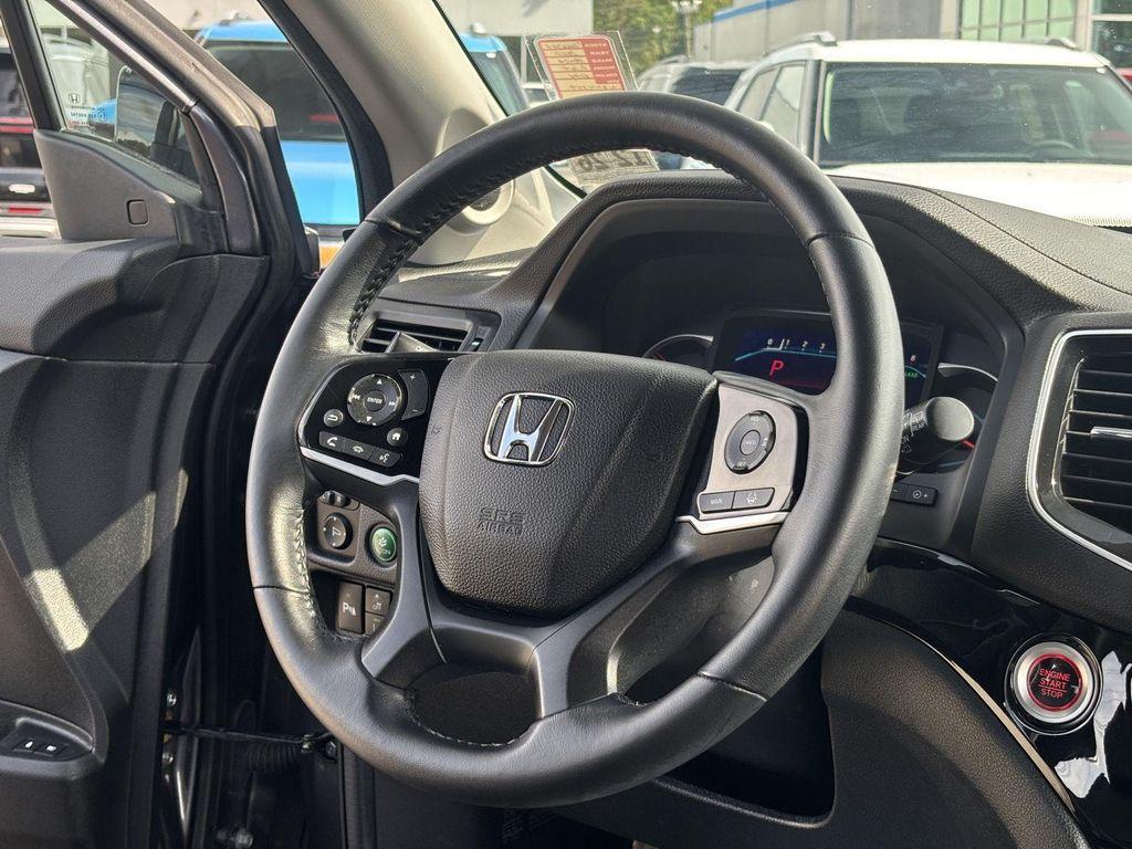 used 2022 Honda Pilot car, priced at $28,995