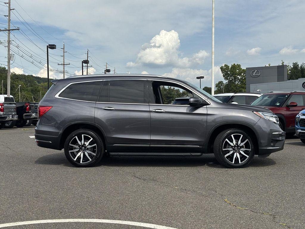 used 2022 Honda Pilot car, priced at $28,995