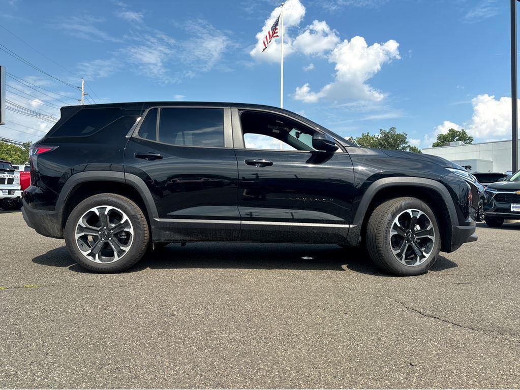 new 2026 Chevrolet Equinox car, priced at $33,070