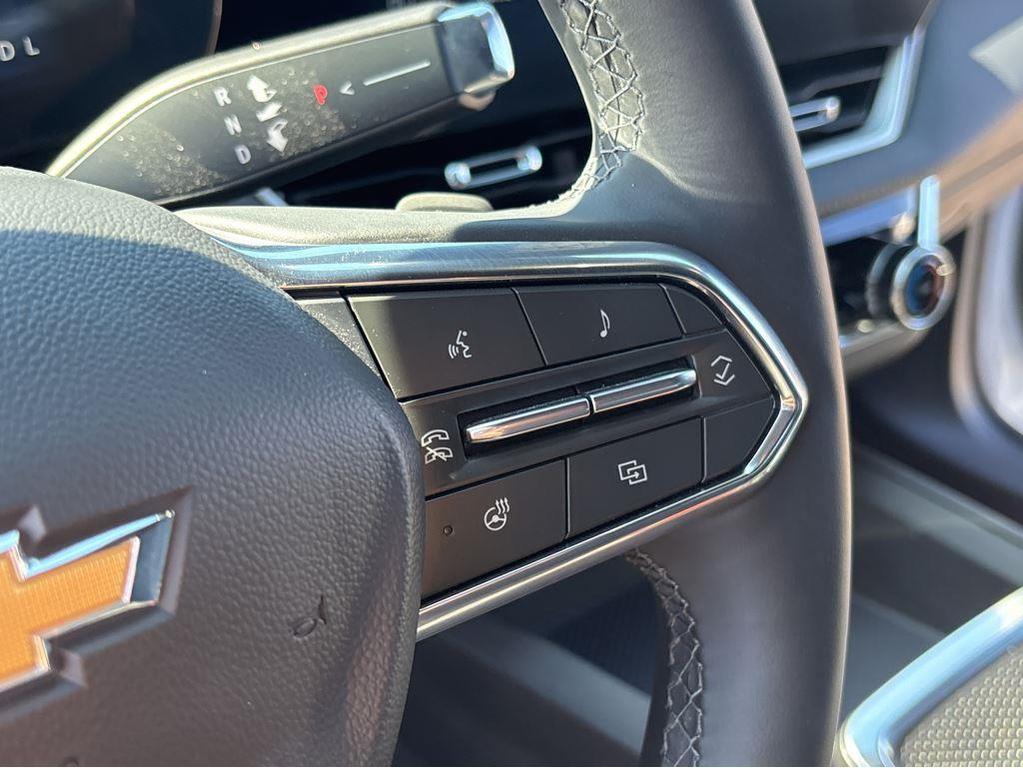 new 2025 Chevrolet Equinox car, priced at $33,575