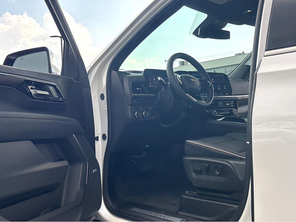 new 2025 Chevrolet Suburban car, priced at $85,325
