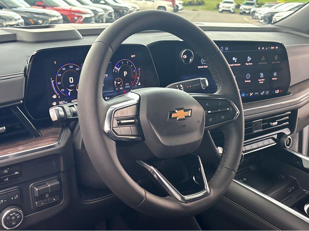 new 2025 Chevrolet Suburban car, priced at $85,325